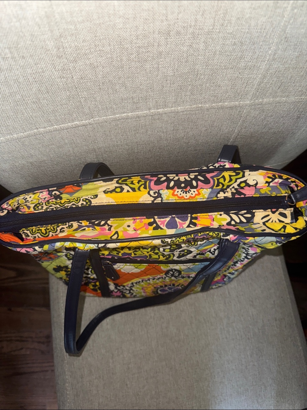 Vera Bradley Bright Multicolor Quilted Tote with Blue Trim. Rio Style. - Picture 8 of 11